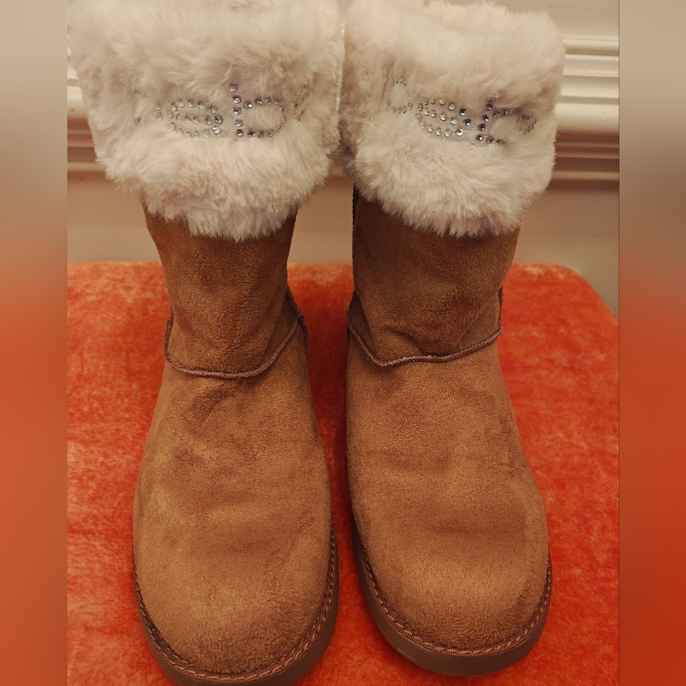 BeBe Tan Suede Boots with White Fur Trim